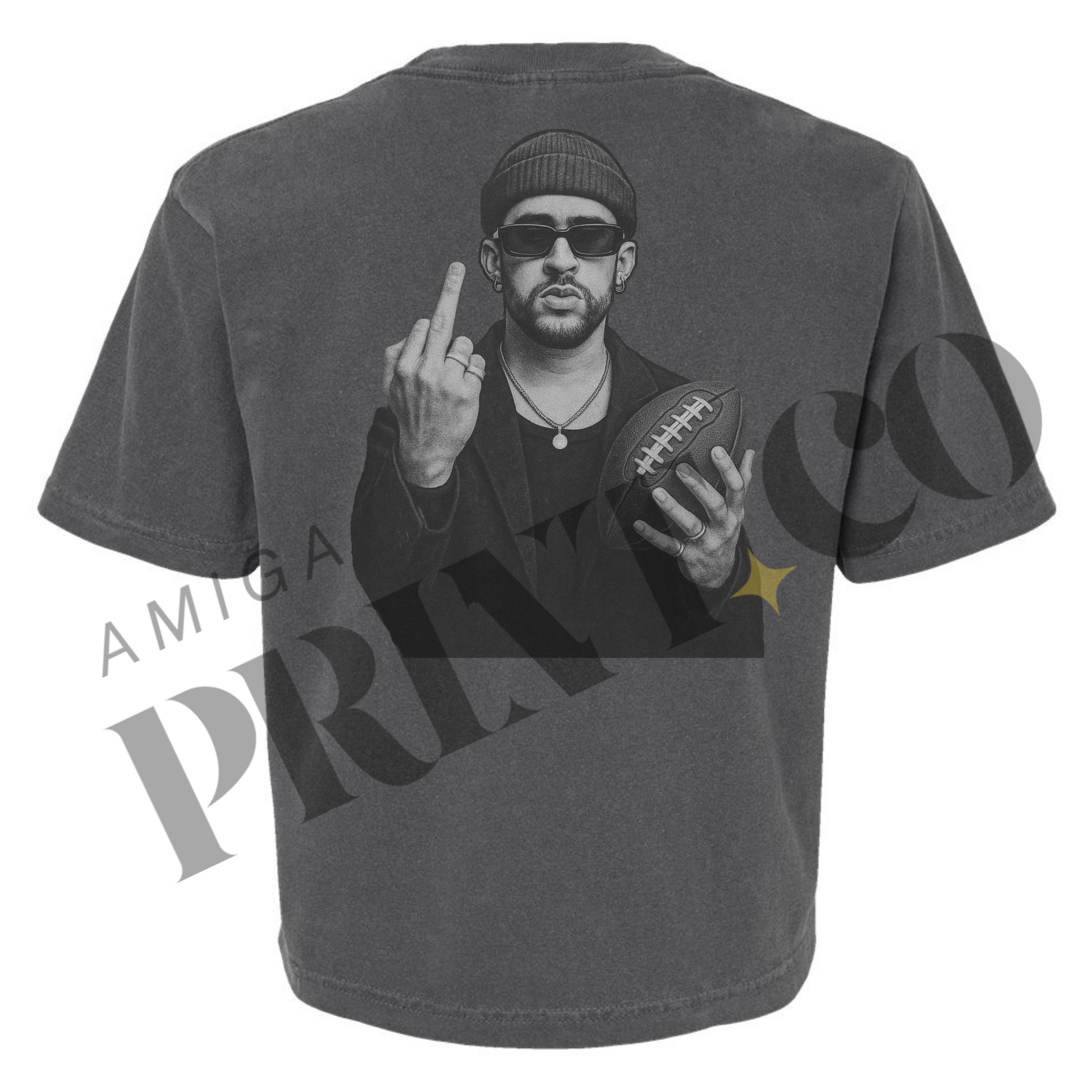 Gray t-shirt with a graphic of a person holding a football and making a middle finger gesture, branded 'Amiga Primo'.